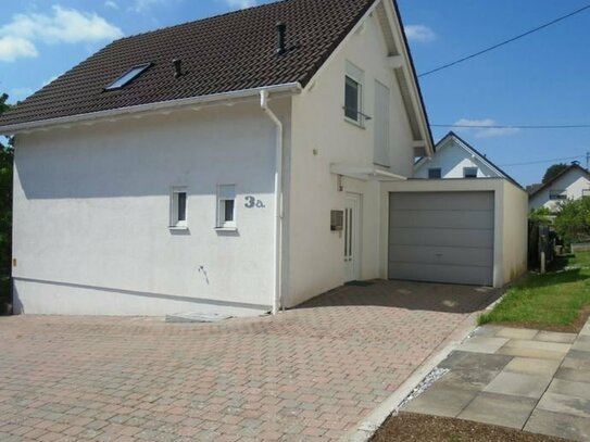 Freistehendes Einfamilienhaus in sonniger und ruhiger Wohnlage von Hilzingen zu verkaufen.