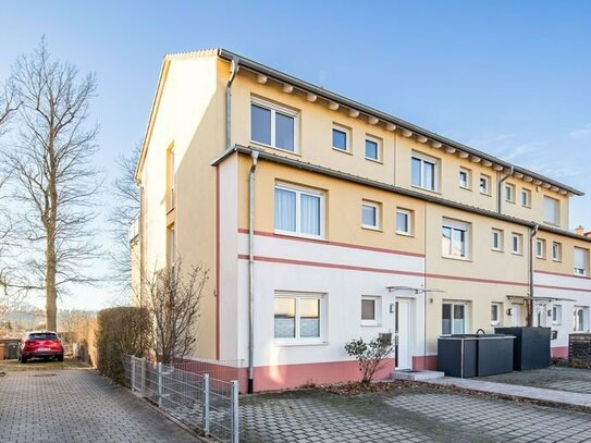 Modernes und geräumiges Familiendomizil in Toplage von Zirndorf mit herrlicher Dachterrasse und zwei Stellplätzen