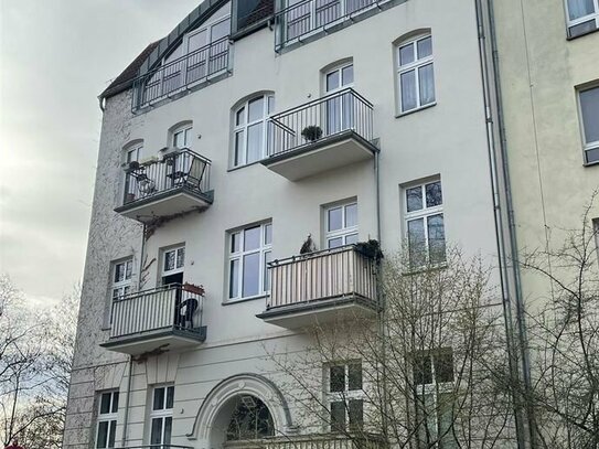 Vermietete 2-Zimmer Jugendstill Wohnung mit Balkon als Kapitalanlage in Berlin-Pankow