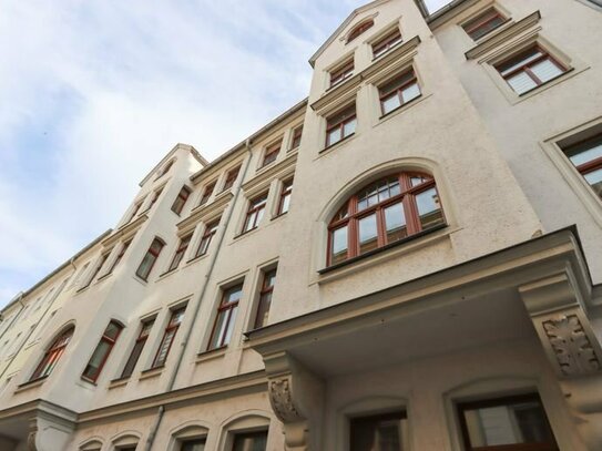 +++ Sofort Bezugsfrei! - Moderne 4-Zimmer-Wohnung mit Sonnen-Balkon in der Altstadt +++