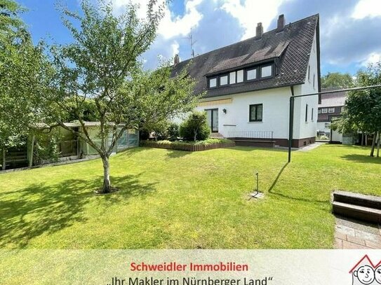 Traumhafte Familienlage: Doppelhaushälfte mit herrlichem Gartengrundstück & Garage in Röthenbach