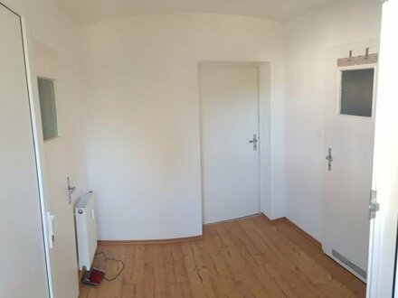 2 Zimmer im OG mit Küche (zum Kauf), Bad und Balkon in Wertheim-Bestenheid-Infos Besichtigung beachten!