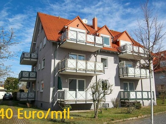 Renovierte, moderne 2-Raum-Dachgeschosswohnung mit Balkon und Garage, 52 m² Wfl.