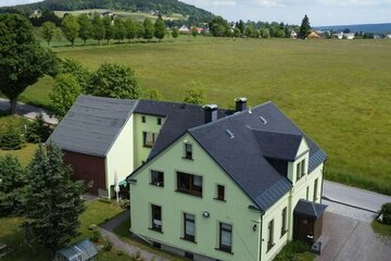 Schönes Anwesen in Bärenstein am Waldesrand mit Bergblick!