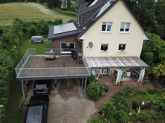 Schmuckes Einfamilienhaus mit Einliegerwohnung und Doppelcarport im Hamburger Speckgürtel