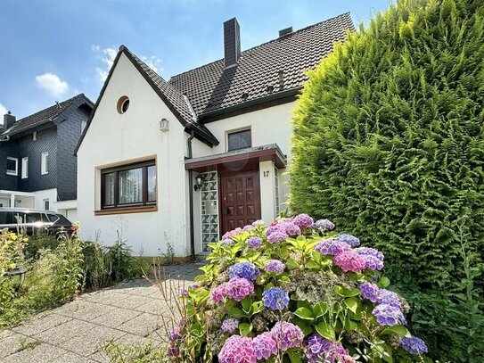 Freistehendes Einfamilienhaus mit viel Potential in toller Lage von Holthausen