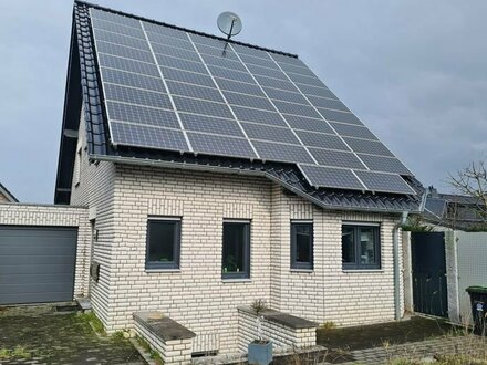 Freistehendes Einfamilienhaus, mit Photovoltaikanlage, in Baesweiler