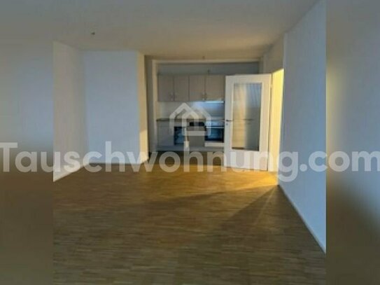 [TAUSCHWOHNUNG] Renovated spacious 2 room apartment with view in Rödelheim