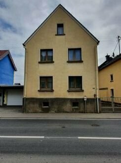 Haus in Flacht 6 km nahe Limburg mit Scheune und Garten