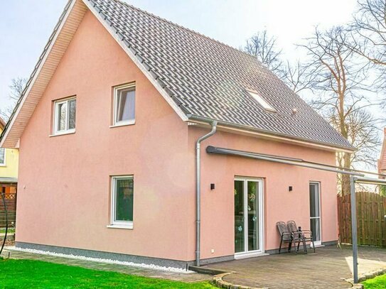 Lebensfreude pur für Ihre Familie: Energieeffizientes Einfamilienhaus in Waßmannsdorf nahe S-Bhf