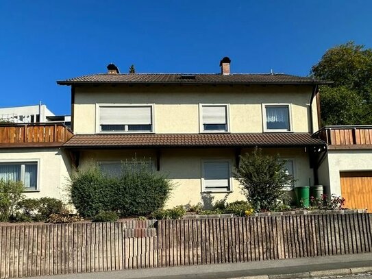 Einfamilienhaus in Ebelsbach mit 2 Terrassenflächen und Garage