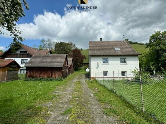 Teilweise modernisiertes Einfamilienhaus mit Bauplatz in guter Lage mit viel Potenzial