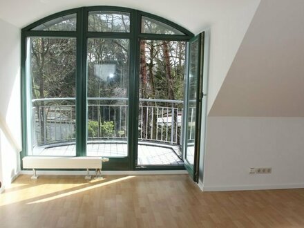 Provisionsfrei von Privat: Bezugsfreie 42 qm Dachgeschosswohnung mit Galerie, großem Südbalkon zum Garten, Wasch- und L…