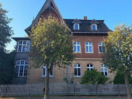 Ein Schmuckstück, das seines Gleichen sucht. Mehrfamilienhaus mit Potential nach oben.