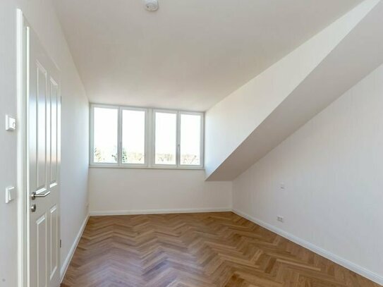 *Luxussanierung im Erstbezug* - 3-Raum-WE + Fußbodenheizung, Tageslichtbad, Balkon, Aufzug, Parkett