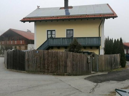 Großzügiges Einfamilienhaus mit Entfaltungsmöglichkeiten in zentraler Dorflage bei Waldkirchen.