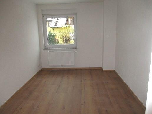 Sanierte 4 Zimmer-Wohnung inkl. Garage und Garten - KfW 55 Standard