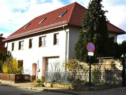 Vollsaniertes 2-Familienhaus / Bauernhof mit Nebengebäuden