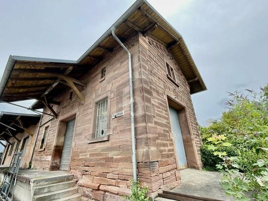 HISTORISCHE BAHNHOFHALLE AUCH FÜR GASTROBETRIEB