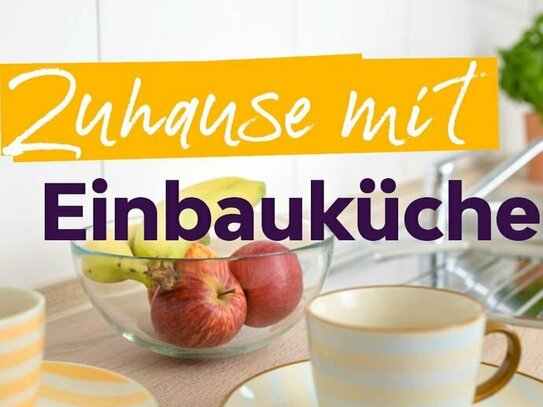 Mit Einbauküche, frisch renoviert und Balkon ins Grüne!