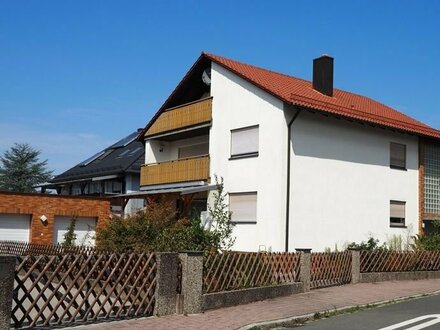 Gepflegtes 2-Familienhaus mit Einliegerwohnung und Doppelgarage Feucht