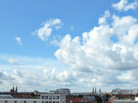 TOLLER BLICK ZUR KAISERBURG: GEPFLEGTE 2-ZI-WOHNUNG MIT BALKON UND TG-PLATZ NÄHE WÖHRDER SEE UND TH