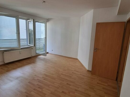 Freundliche 2,5-Zimmer-Wohnung mit Balkon und EBK in Osnabrück Innenstadt