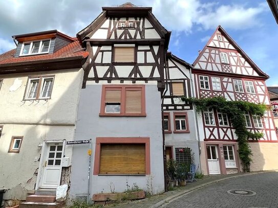 Sanierungsbedürftiges und denkmalgeschütztes Mehrparteienobjekt, Heppenheim-Altstadt