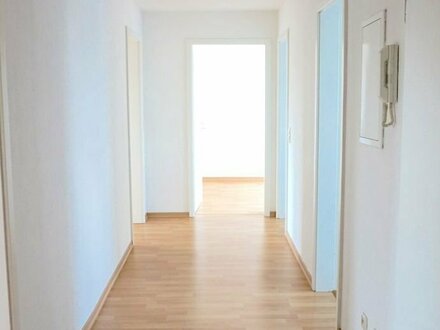 Helle und geräumige Dachgeschosswohnung mit 3 Zimmern in Erfurt