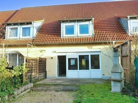 Ruhig gelegenes Reihenhaus mit Terrasse, Garten und Garage, Wfl. 101m² + 18m² großer, beheizter Mehrzweckraum im Spitzb…