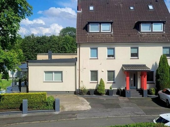 Mehrfamilienhaus mit Einfamilienhaus-Charme. Eigenheim +Rendite, Provisionsfrei