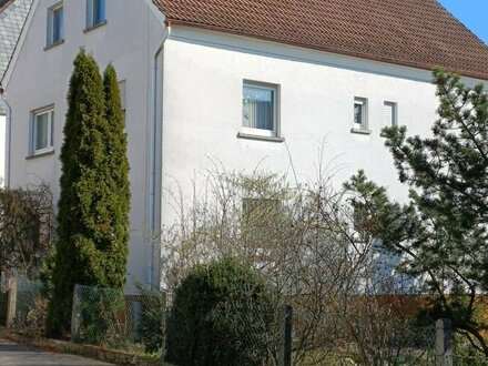 Zweifamilienhaus in Heuchelheim-Kinzenbach zu verkaufen.