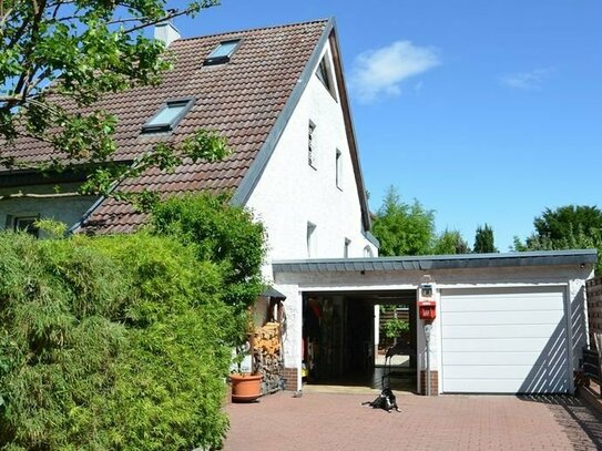 ***VERKAUFT, VIELEN DANK!**DAS Einfamilienhaus mit Potential! … Einliegerwohnung, Doppelgarage und 200 qm Wohnnutzfläch…