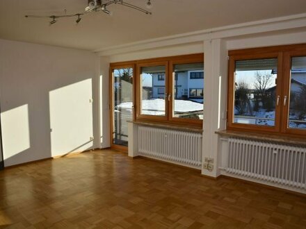 Sonnige hochwertig renovierte 3-4-Zimmer-Wohnung mit Balkon und Stellplatz (für Allergiker geeignet)