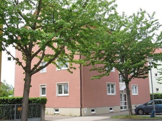 Sehr schöne 3. Zimmerwohnung mit Balkon im 1. Obergeschoss