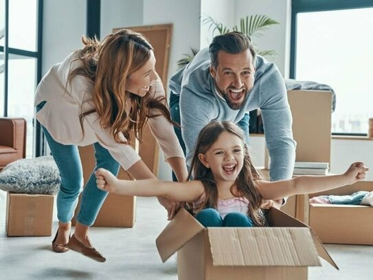 Helle und freundliche 3-Zimmer-Dachgeschosswohnung mit moderner Ausstattung, separater Küche und Fernblick