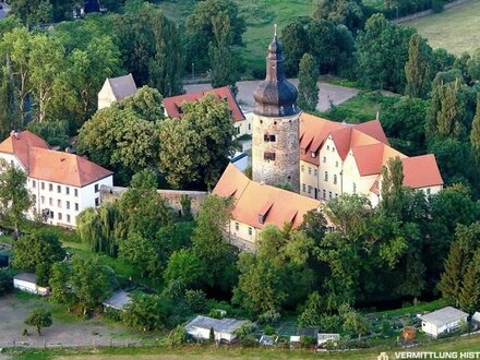 Sanierte Burg-Hotel-Anlage mit Restaurant - an der Elbe