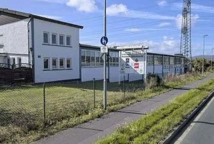 Lagerhalle in exponierter Lage in direkter Nähe der Autobahn Kassel Frankfurt (ca. 5 Fahrminuten