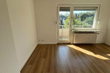 Kürzlich renovierte 2-Zimmer-Wohnung mit Balkon in Duisburg