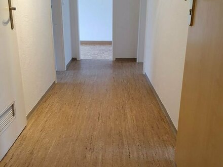 Helle 3-ZIMMER - Mit GARAGE - Frei zum Bezug