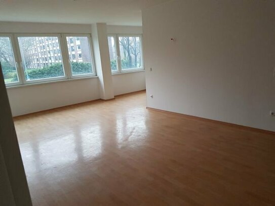 !!!!! Büro-/Praxisräume mit 84 m² im roten Riesen zu vermieten !!!!!