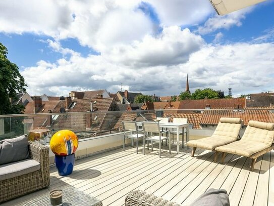 Oststadt Eilenriede: Traumhafte Maisonette-Wohnung mit großer Dachterrasse