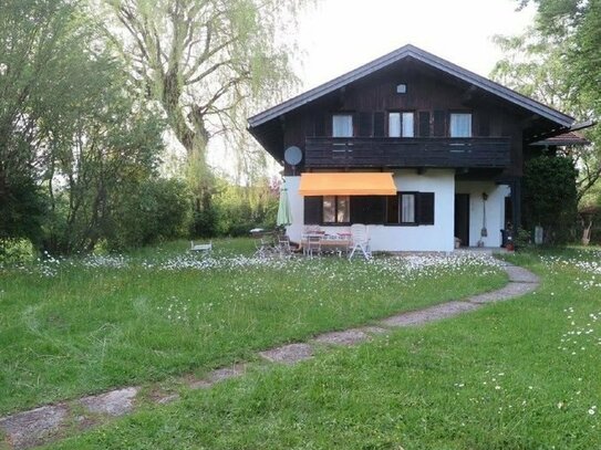 Idyllisch gelegenes Einfamilienhaus mit Charme und prächtigem Bergblick im Chiemgau