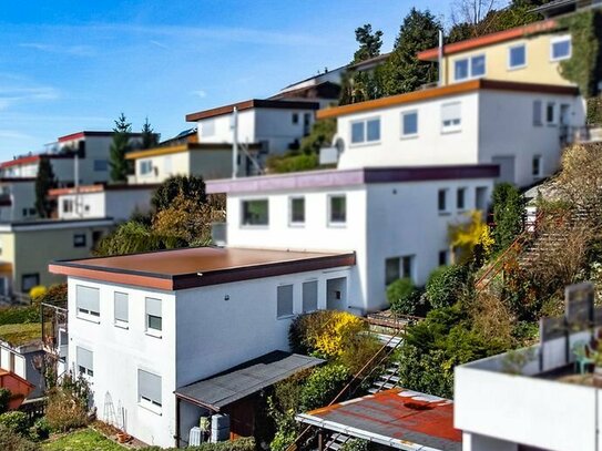 Sofort frei: Terrassenhaus mit tollem Blick auf Berge und kleinem See in Neuravensburg