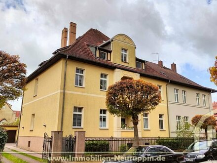 Stadtvilla (3WE) mit großem Garten nahe dem Neuruppiner Zentrum. DG ist frei. Teilerwerb möglich!