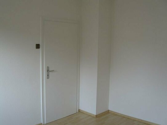 Ruhige Dachgeschosswohnung - 67 m² - 3 ZKB - Gartenmitbenutzung