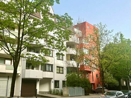 Helle und großzügig geschnittene 3,5-Zi.-Wohnung im 4. OG von privat