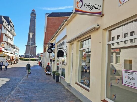 Im Alleinauftrag Borkum Wohn- und Geschäftshaus in exponierter Lage nur ca 100 Meter entfernt von der Strandpromenade