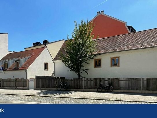 *Baudenkmal in Bestlage, solide vermietet* Wohnhaus mit Kita in der Innenstadt von Regensburg