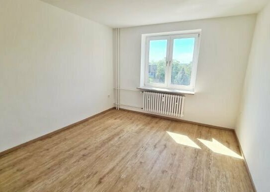 Renovierte, helle, gut gelegene Wohnung (3ZiDKB) mit neuem Bad und großem Balkon in Uni-Nähe, Karl-Lehr-Str. 163, Duisb…
